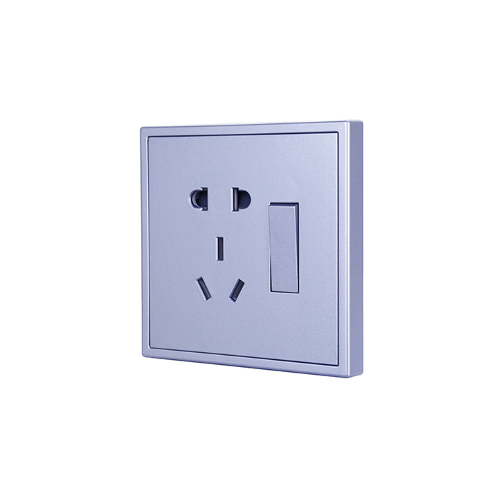 TMS-H-ZN-MB-AV250V-五孔插座+一键开关-塑料象牙白-AV250V